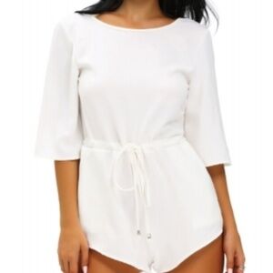 MEDIUM All White Tie-Back Shorts Romper in Size Medium 6